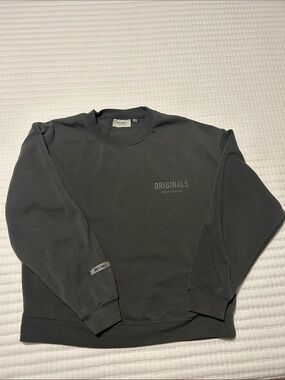 Originals Brooklyn Cloth Crewneck Sweatshirt in Charcoal Gray Large